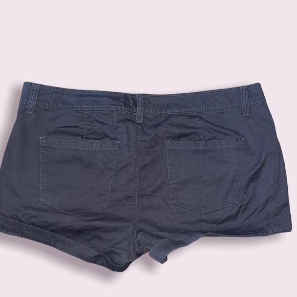 Old Navy shorts - Picture 2 of 3